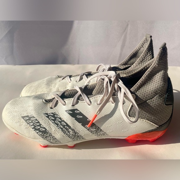 adidas PREDATOR FREAK.3 TURF SOCCER CLEATS, Men’s Size 5, Cloud White /Solar Red - Picture 2 of 12